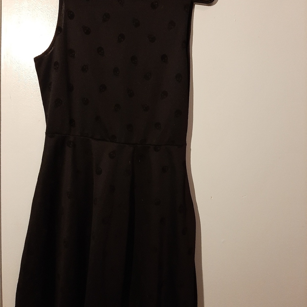 Dress - Picture 4 of 4